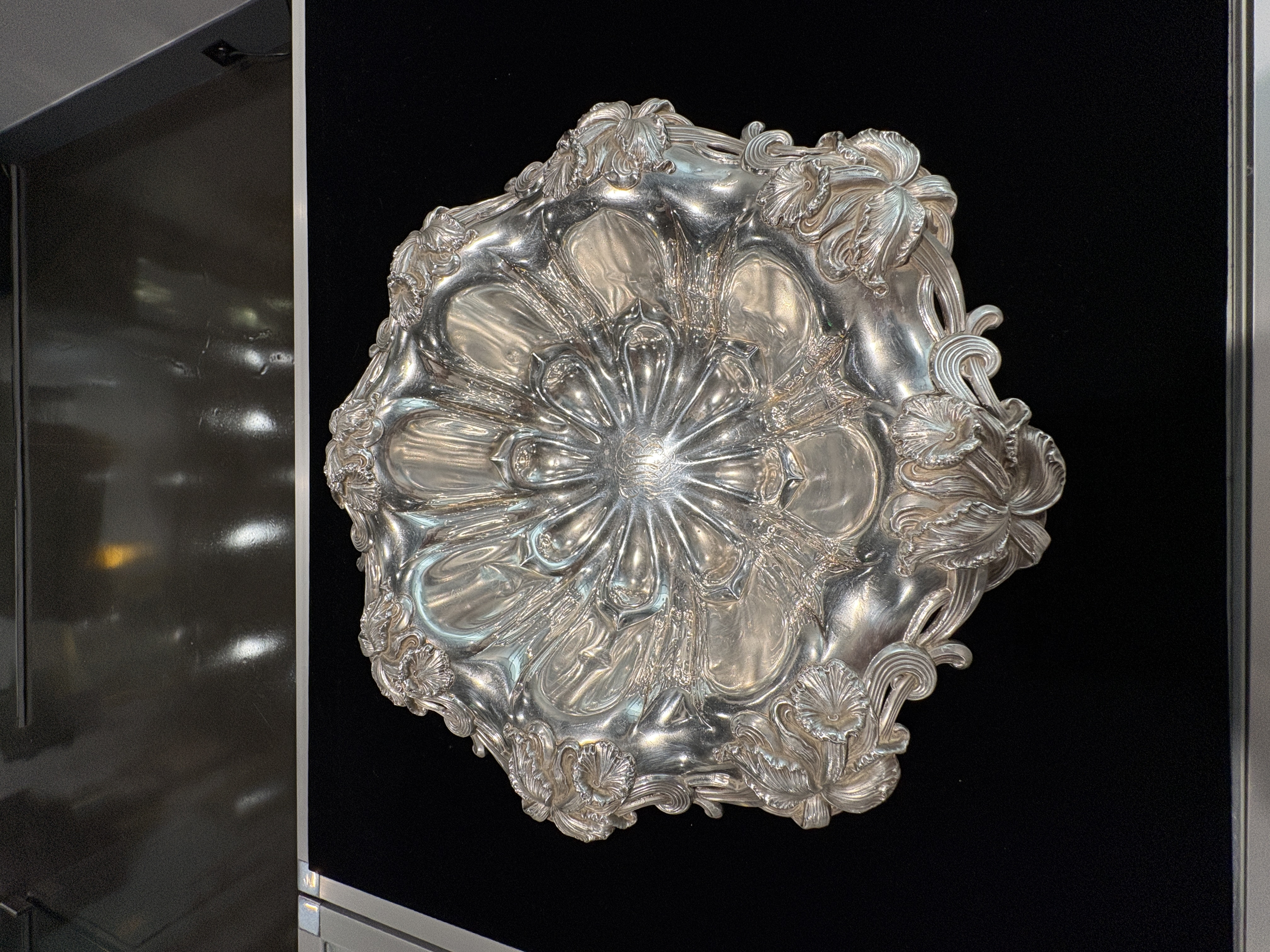 American Art Nouveau Bowl Decorated with Jonquil 
