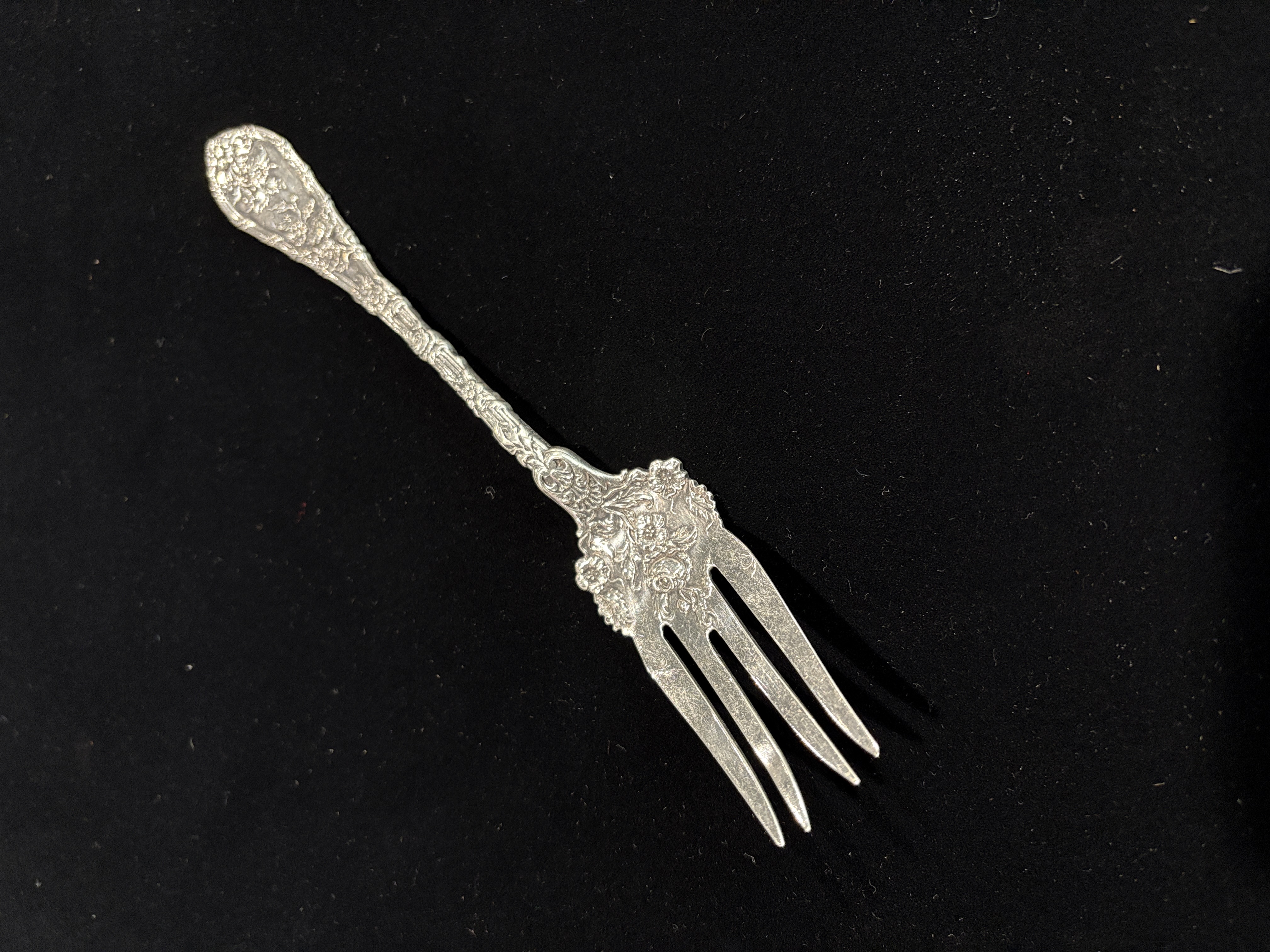 Durgin Dauphin Pattern Sterling Silver Meat Fork 